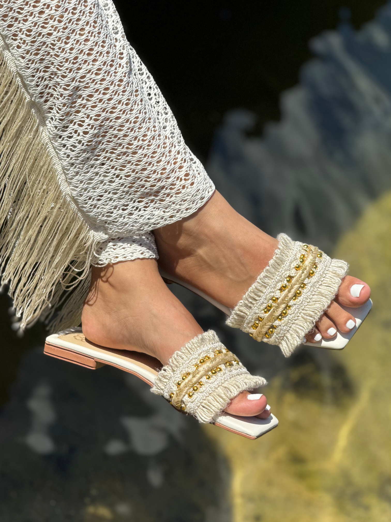 Sandalias Planas para mujer P1486 con Toques Dorados | Maraldo