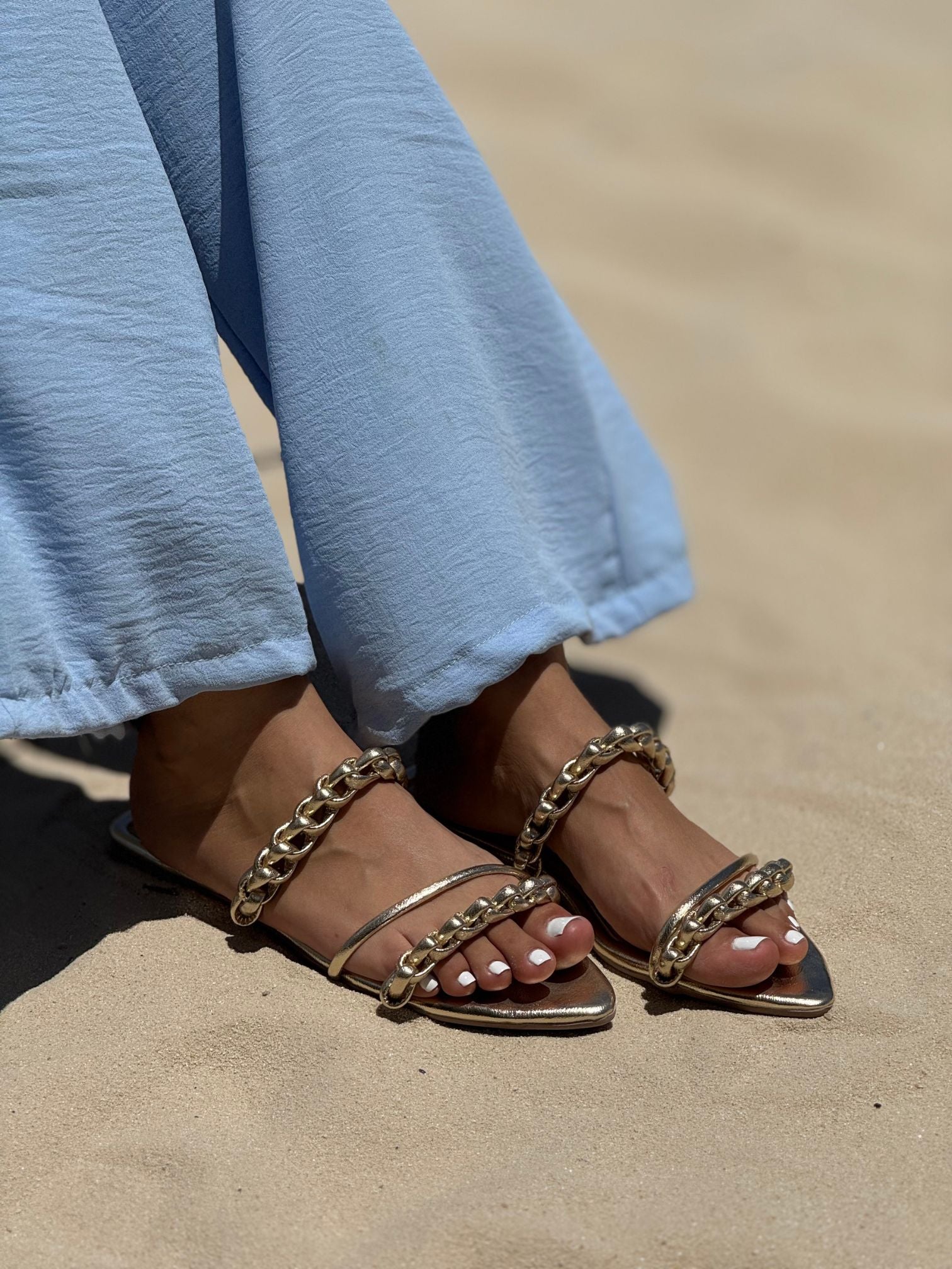 Sandalia plana minimalsta P1526 para mujer | Maraldo