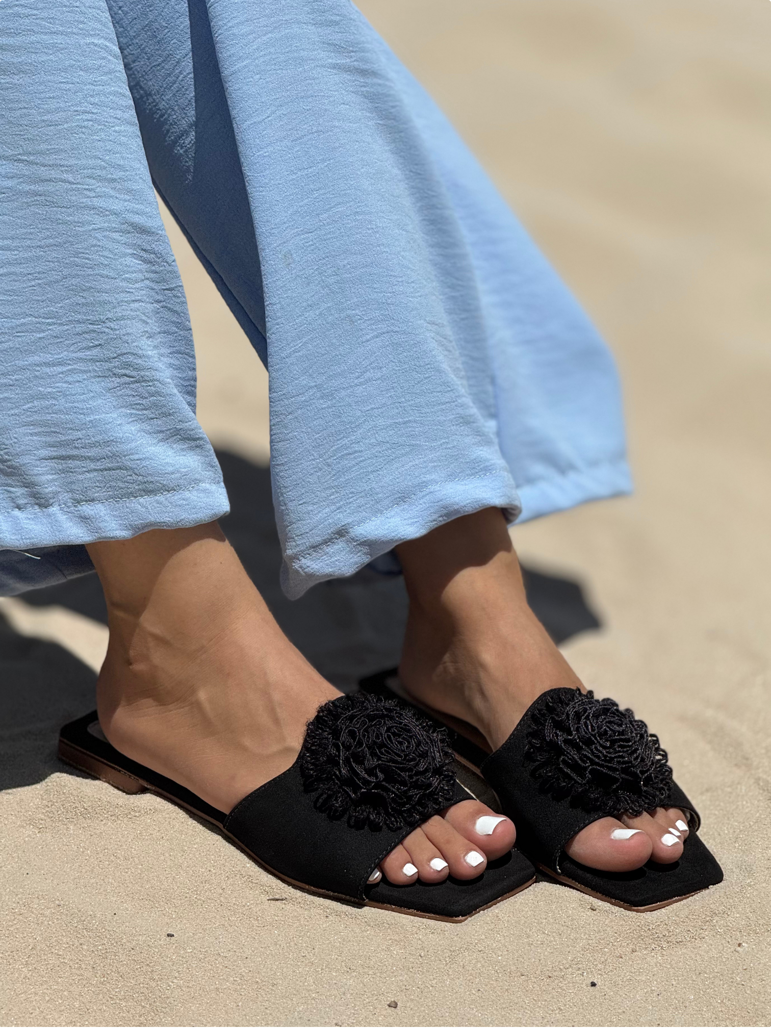 Sandalias Planas con Flor Tejida -P1497
