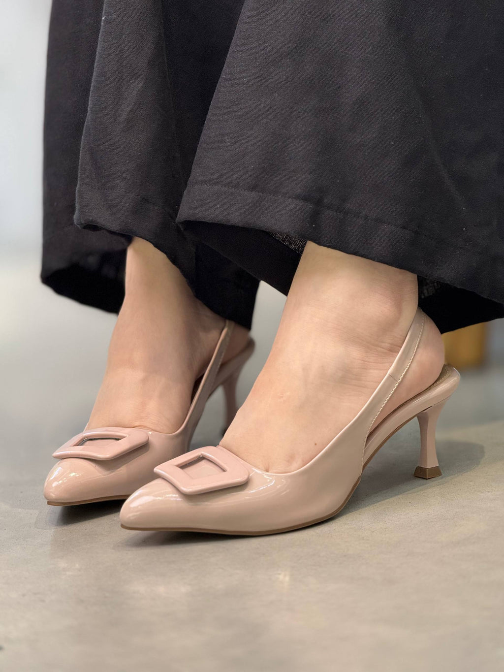 Tacones Nude de Charol Estilo Sofisticado - T510