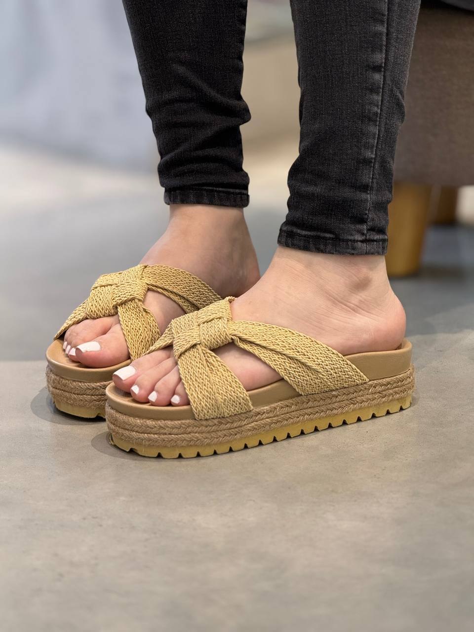 Sandalias casuales estilo artesanal MB95