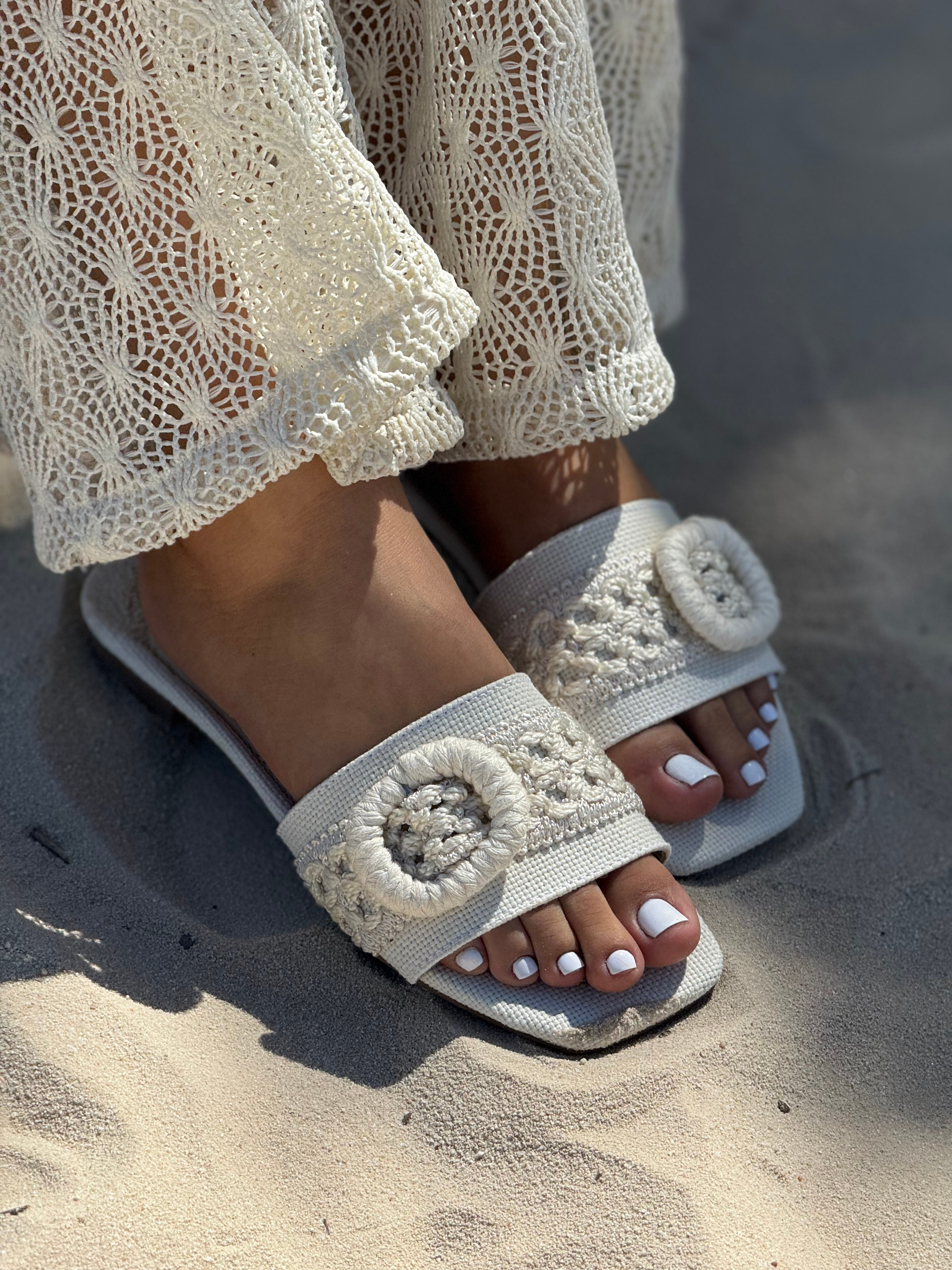 Sandalias planas con detalle tejido P1488 para mujer | Maraldo