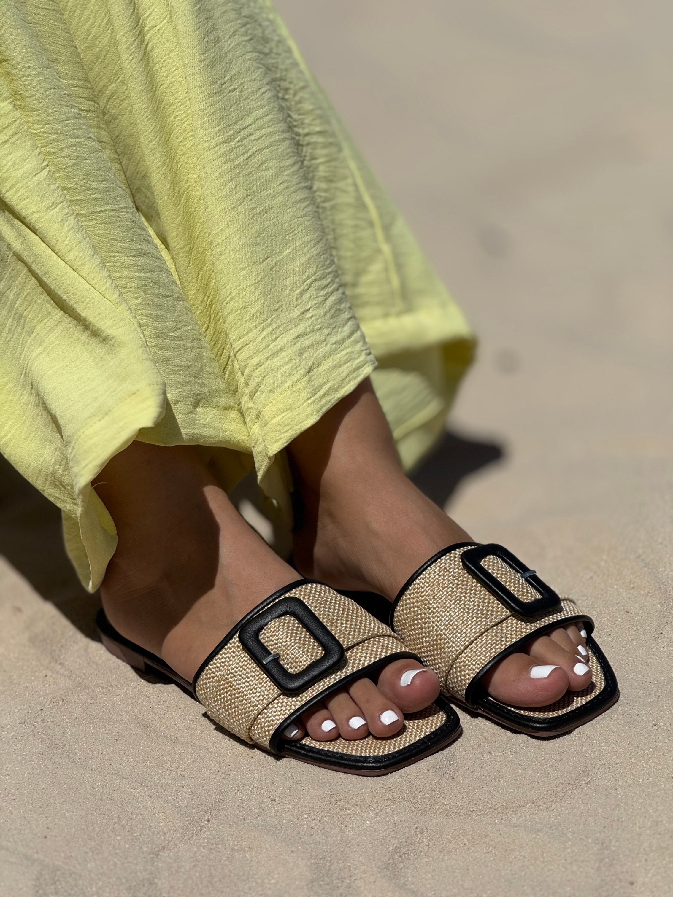 Sandalias planas con estilo artesanal P1489 para mujer | Maraldo