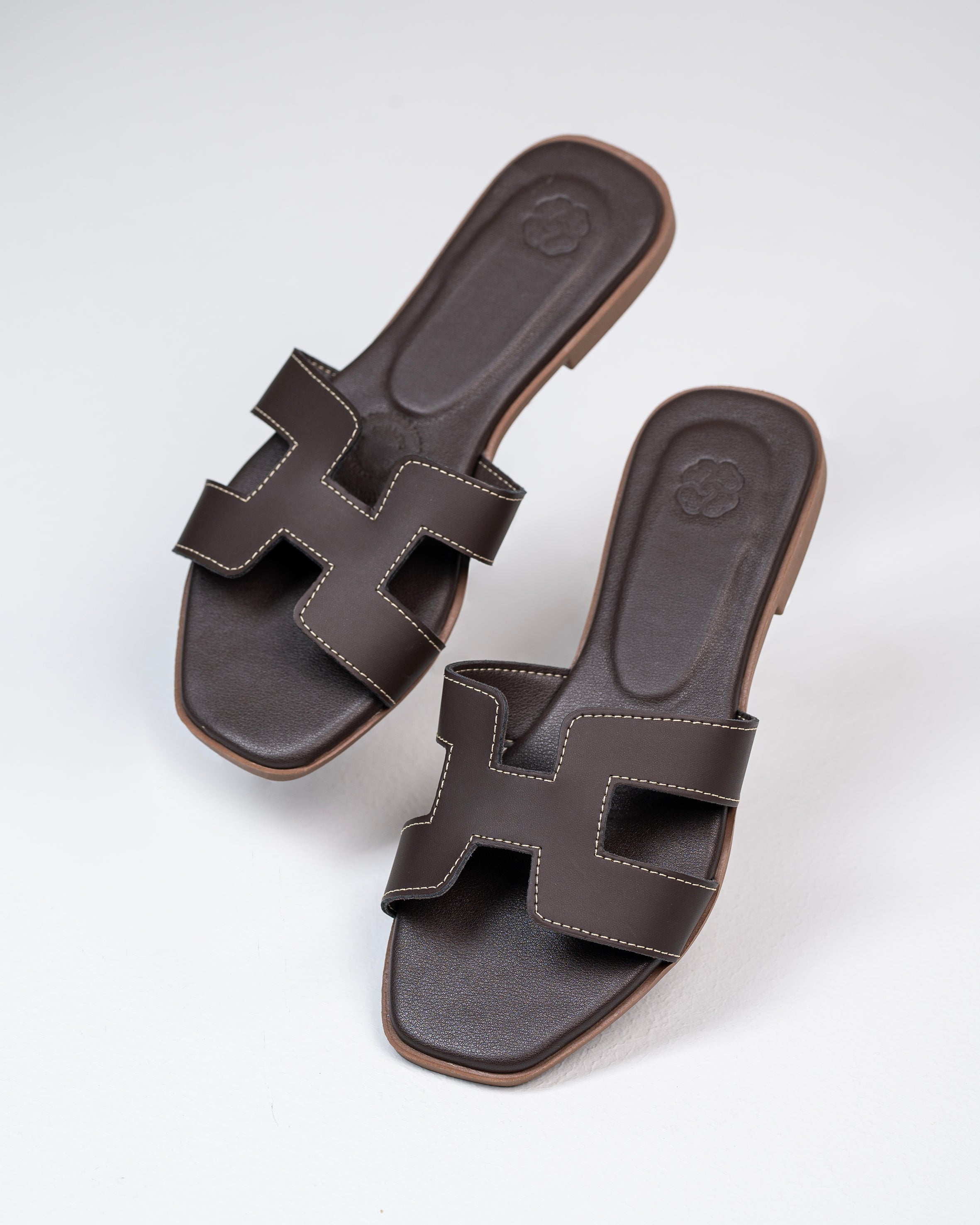 Sandalias planas en tendencia P1531 | Maraldo