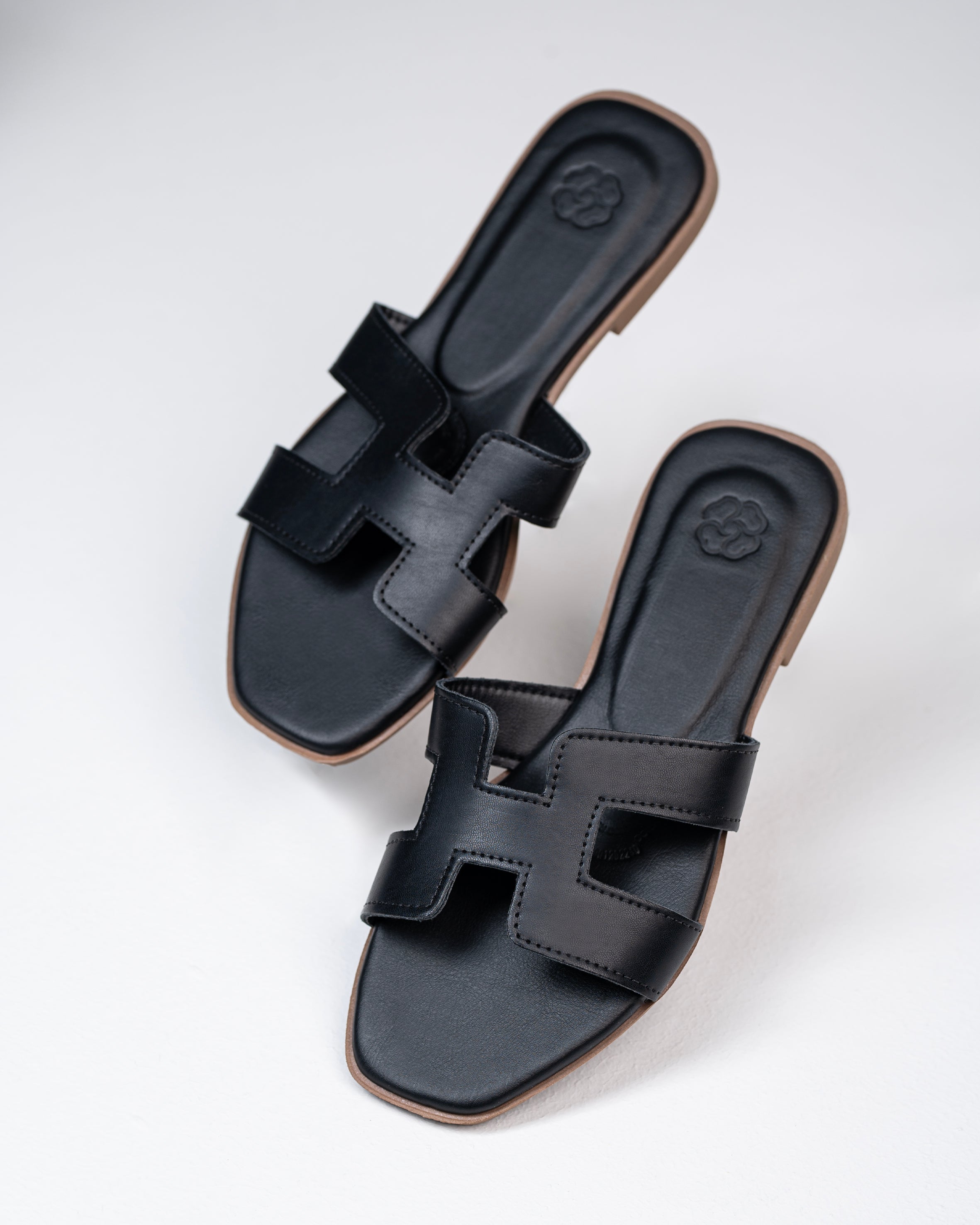 Sandalias planas en tendencia P1531 | Maraldo