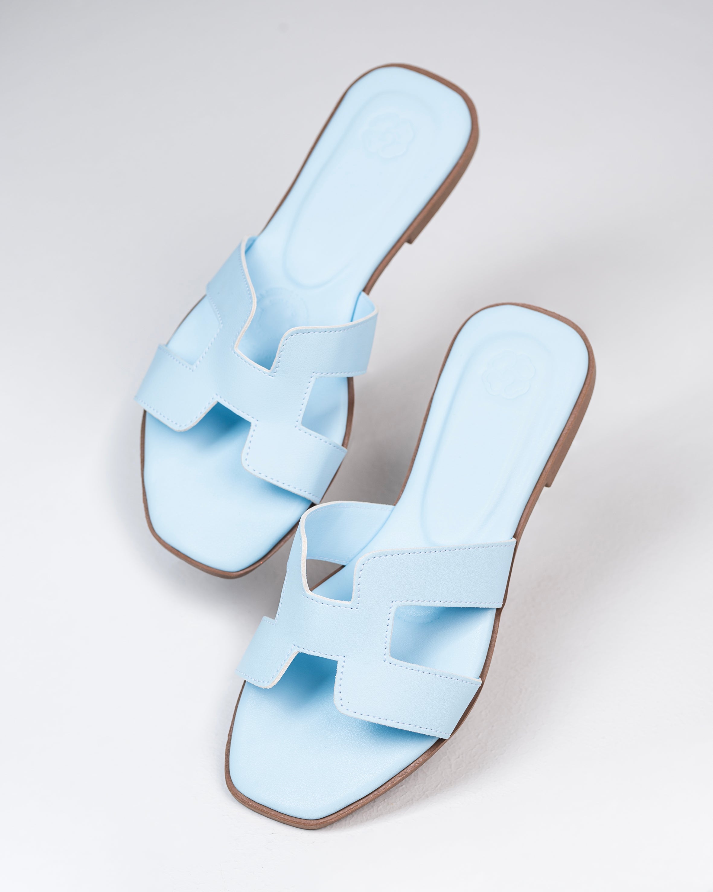 Sandalias planas en tendencia P1531 | Maraldo
