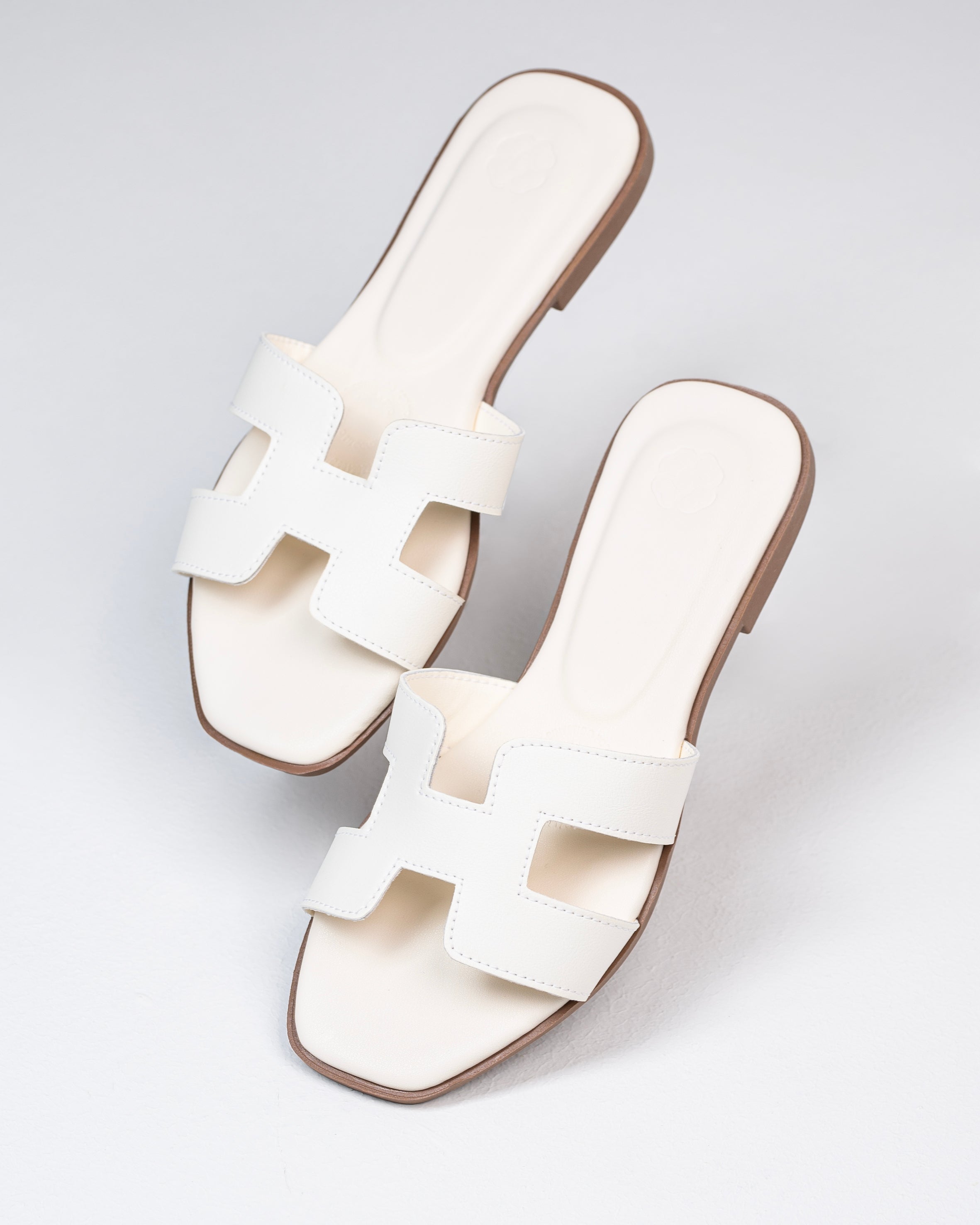 Sandalias planas en tendencia P1531 | Maraldo