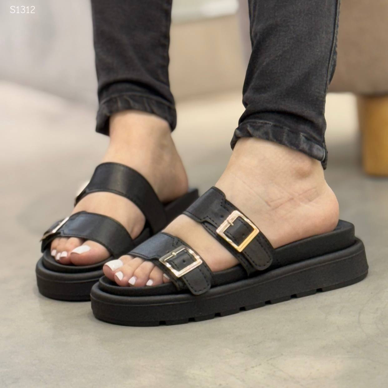 Sandalias negras con suela chunky S1312