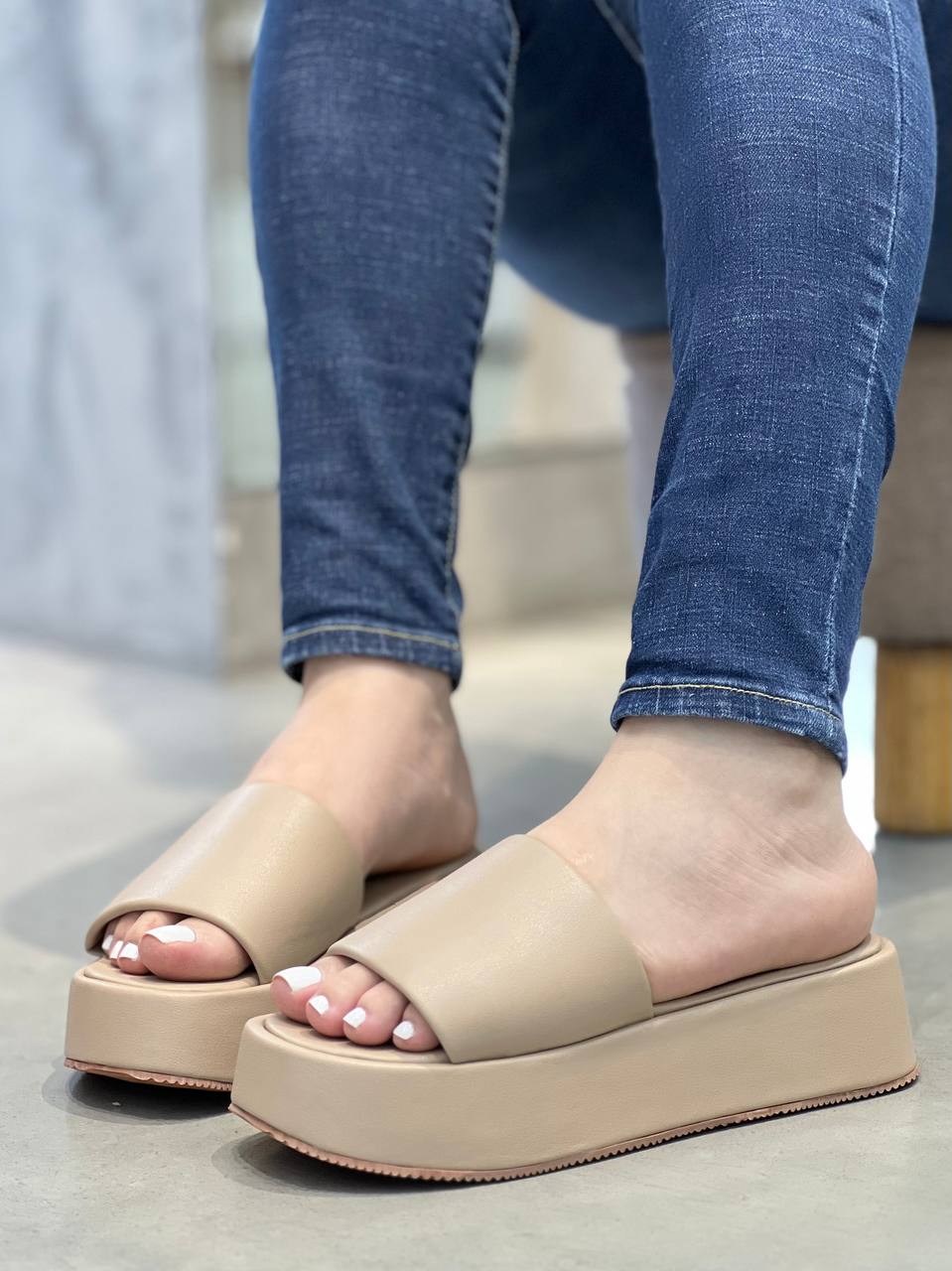 Sandalias tipo slide con plataforma S1320 para mujer | Maraldo