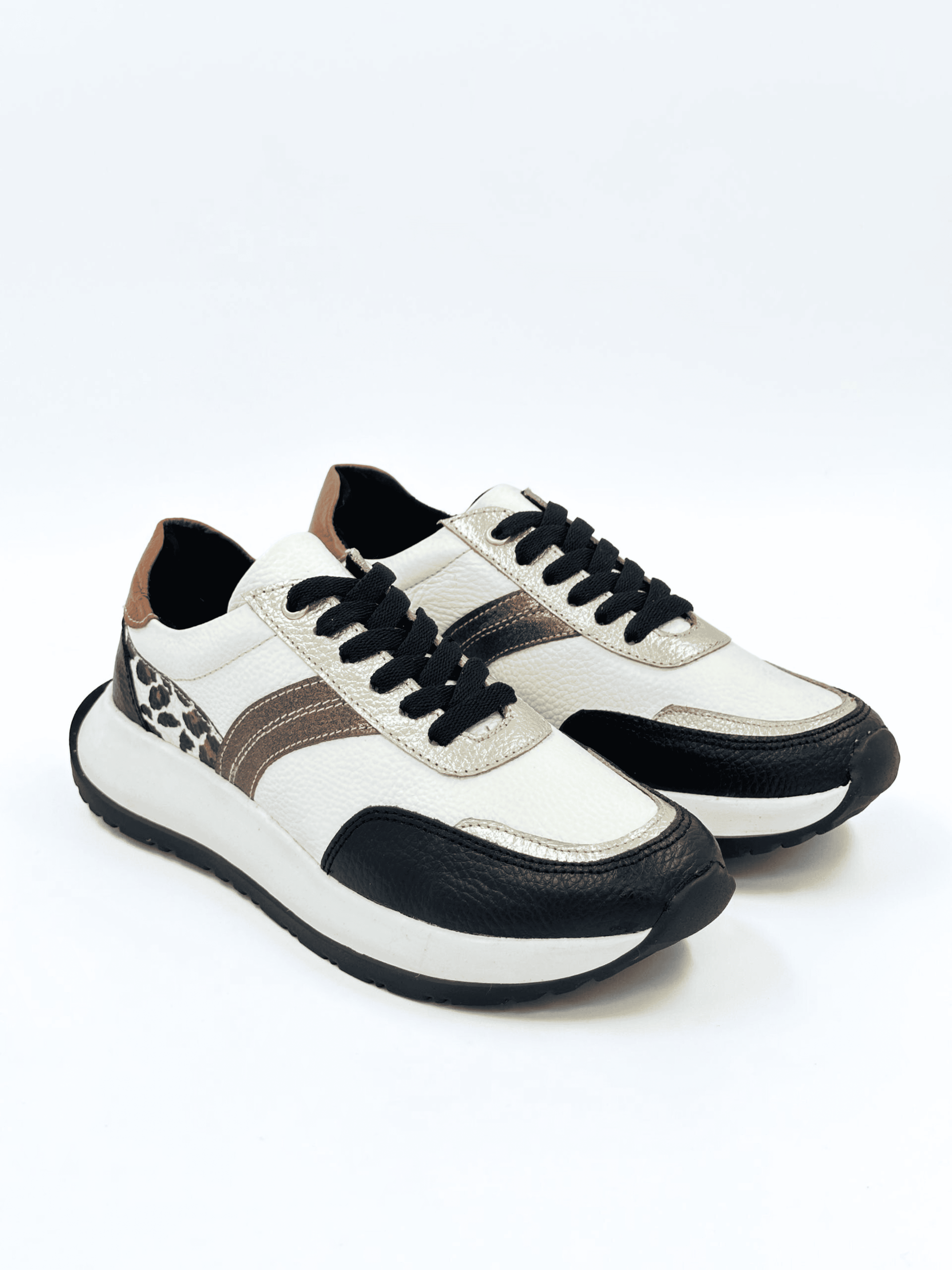 Tenis en cuero con detalle animal print - DS095