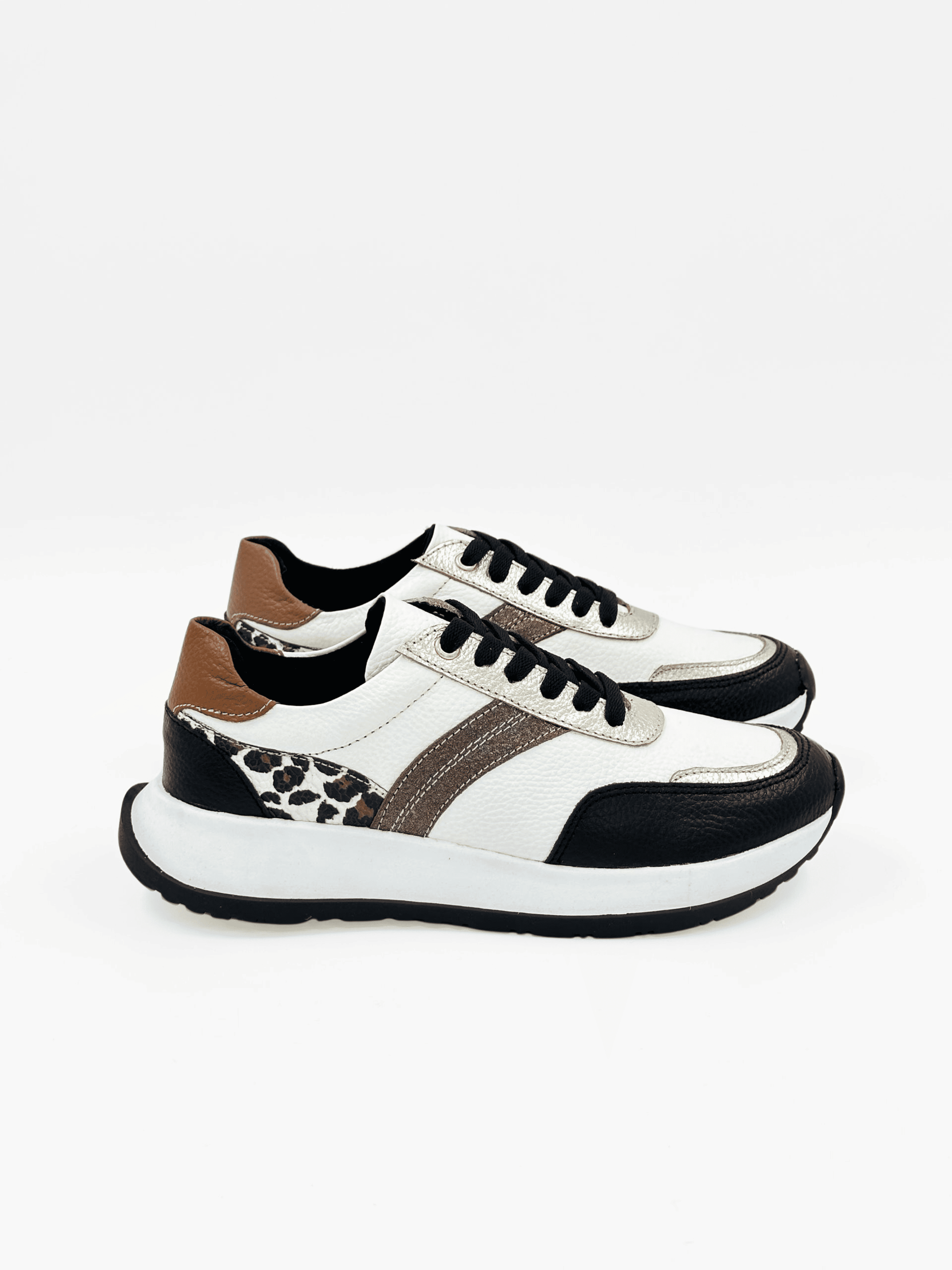 Tenis en cuero con detalle animal print - DS095