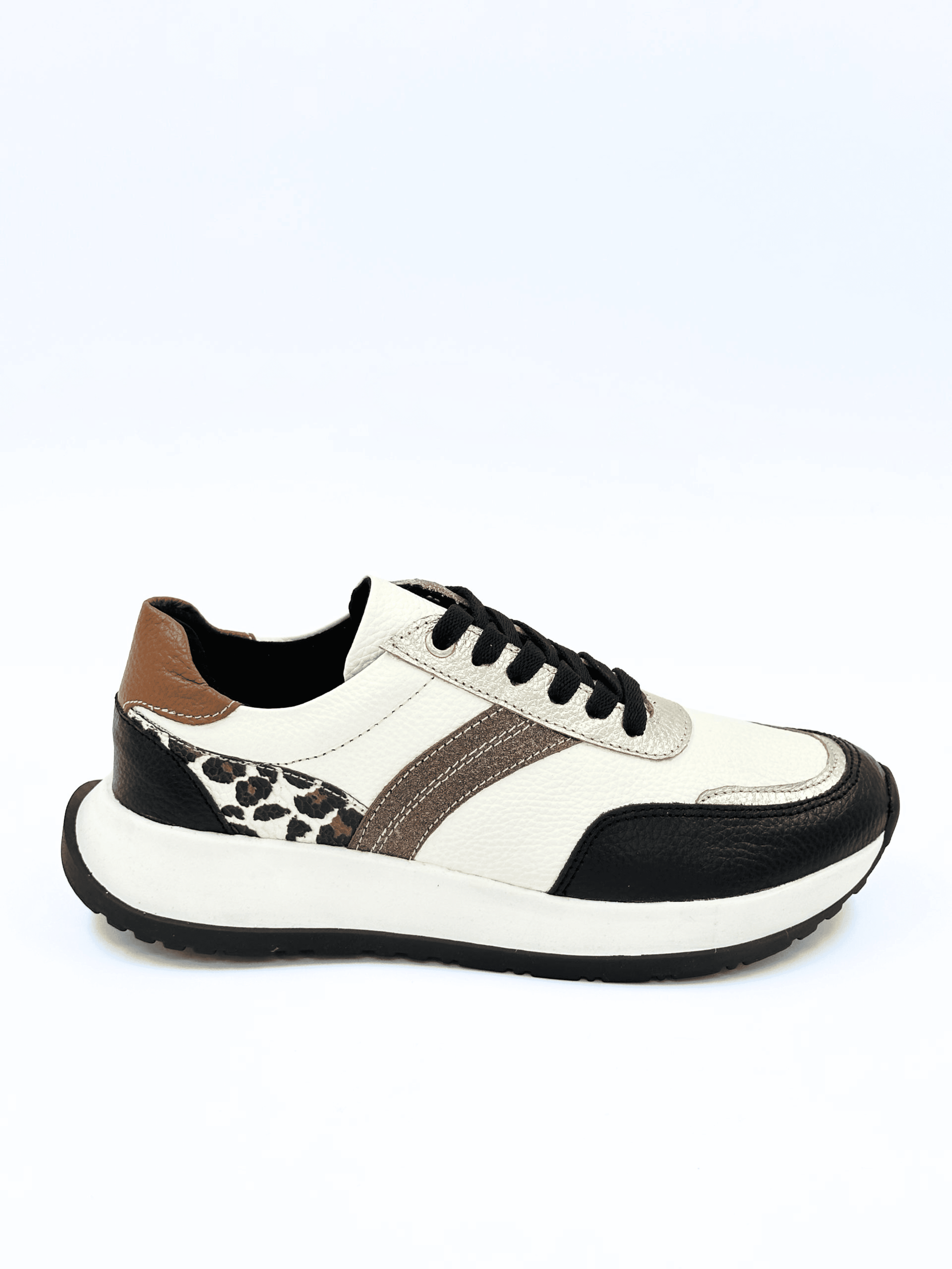 Tenis en cuero con detalle animal print - DS095