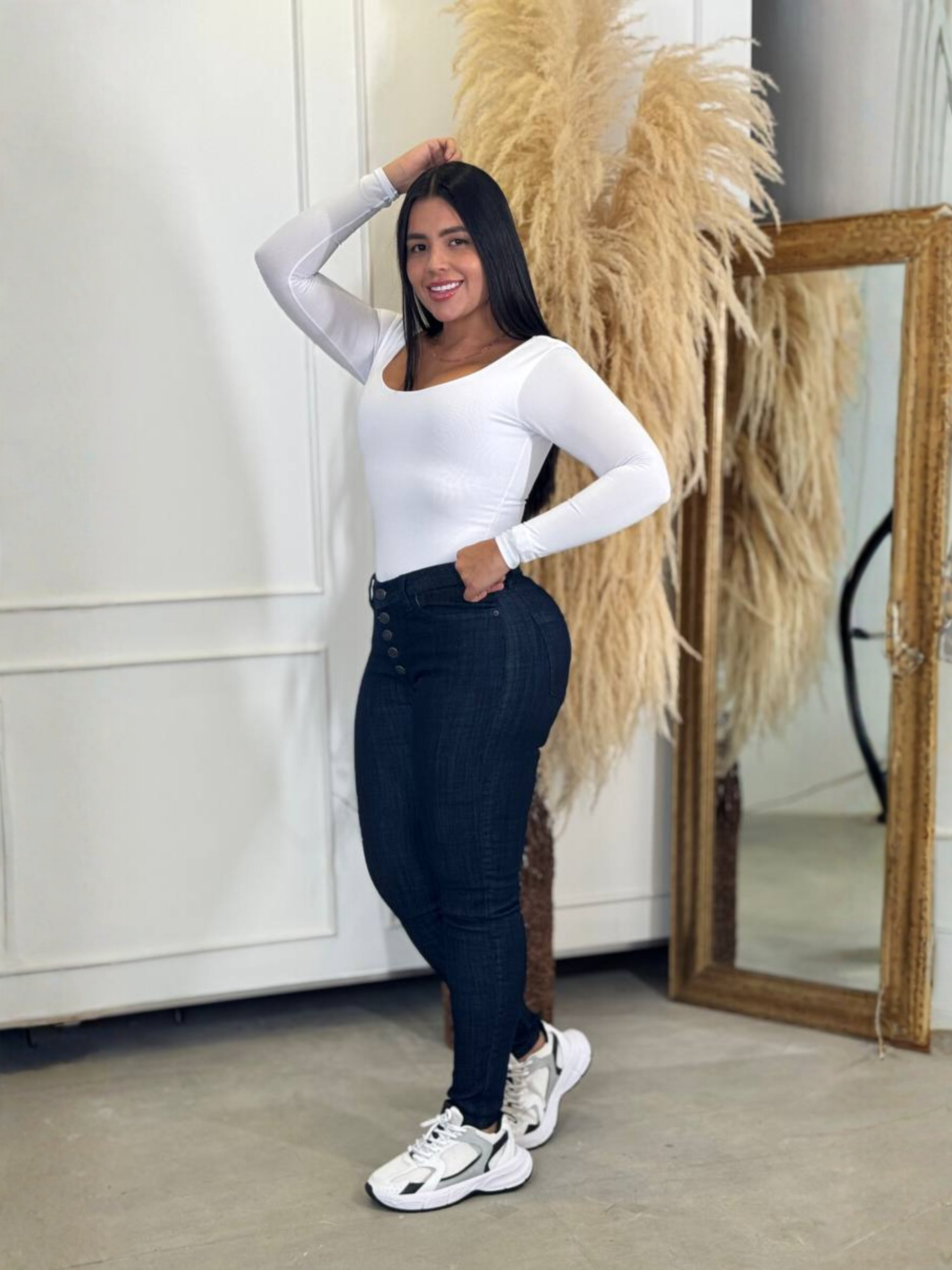 Jean skinny  tiro alto con botones frontales JSK29