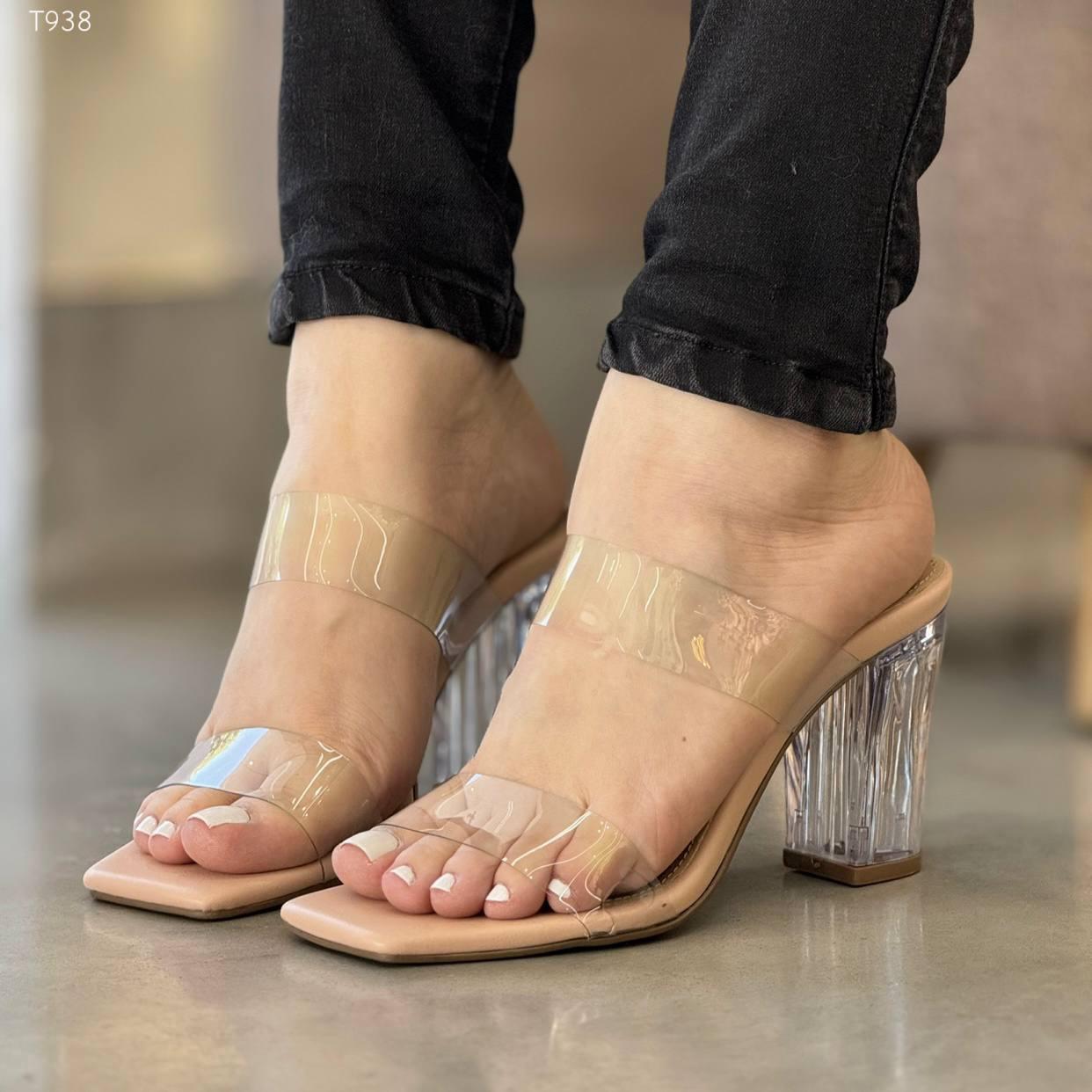Sandalias transparentes con tacón cuadrado alto y tiras - T938