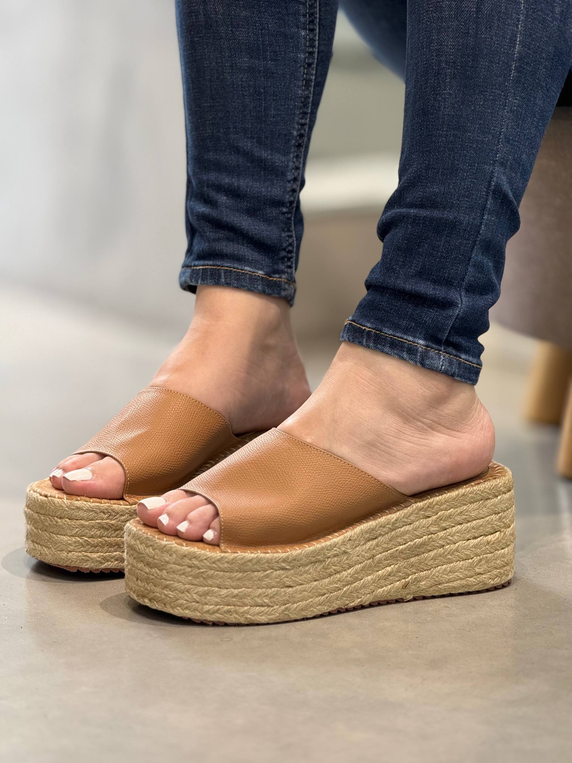 Sandalias con plataforma de yute tipo slide 5 cm PLTF951 | Maraldo