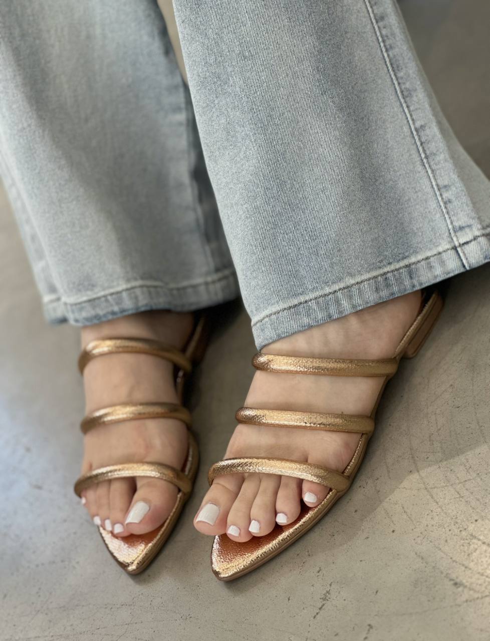 Sandalias planas con tiras triples P1426 para mujer | Maraldo