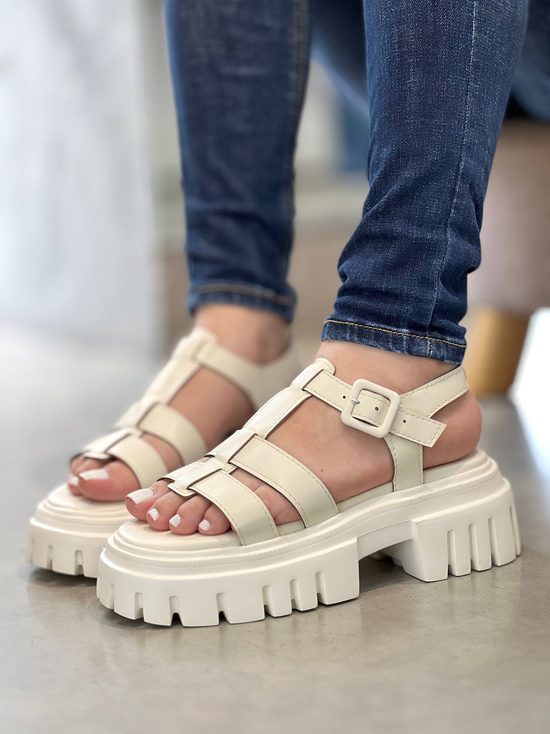 Sandalia tipo gladiador Blanco con plataforma  – MB97