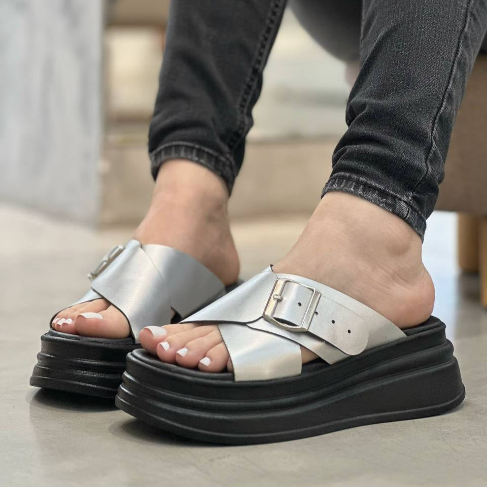 Sandalias plateadas de moda MB72