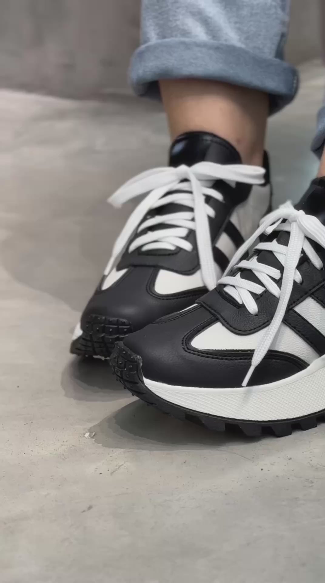 Tenis negros para mujer estilo deportivo – D857