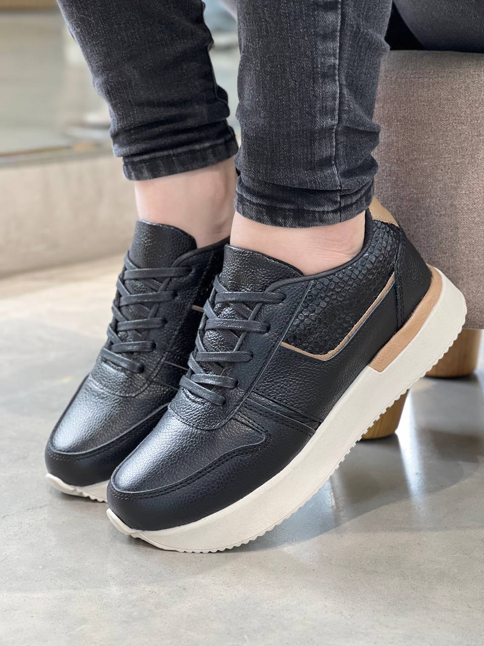 Tenis de Cuero para Mujer DCM015 Negros